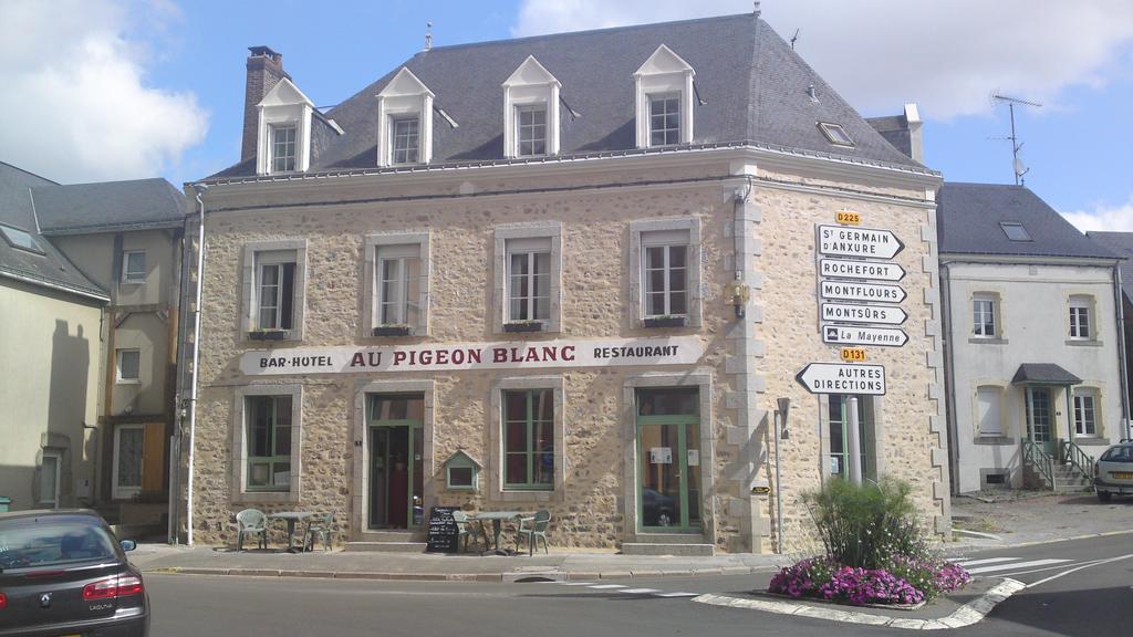 Hotel Au Pigeon Blanc Andouillé Pokoj fotografie